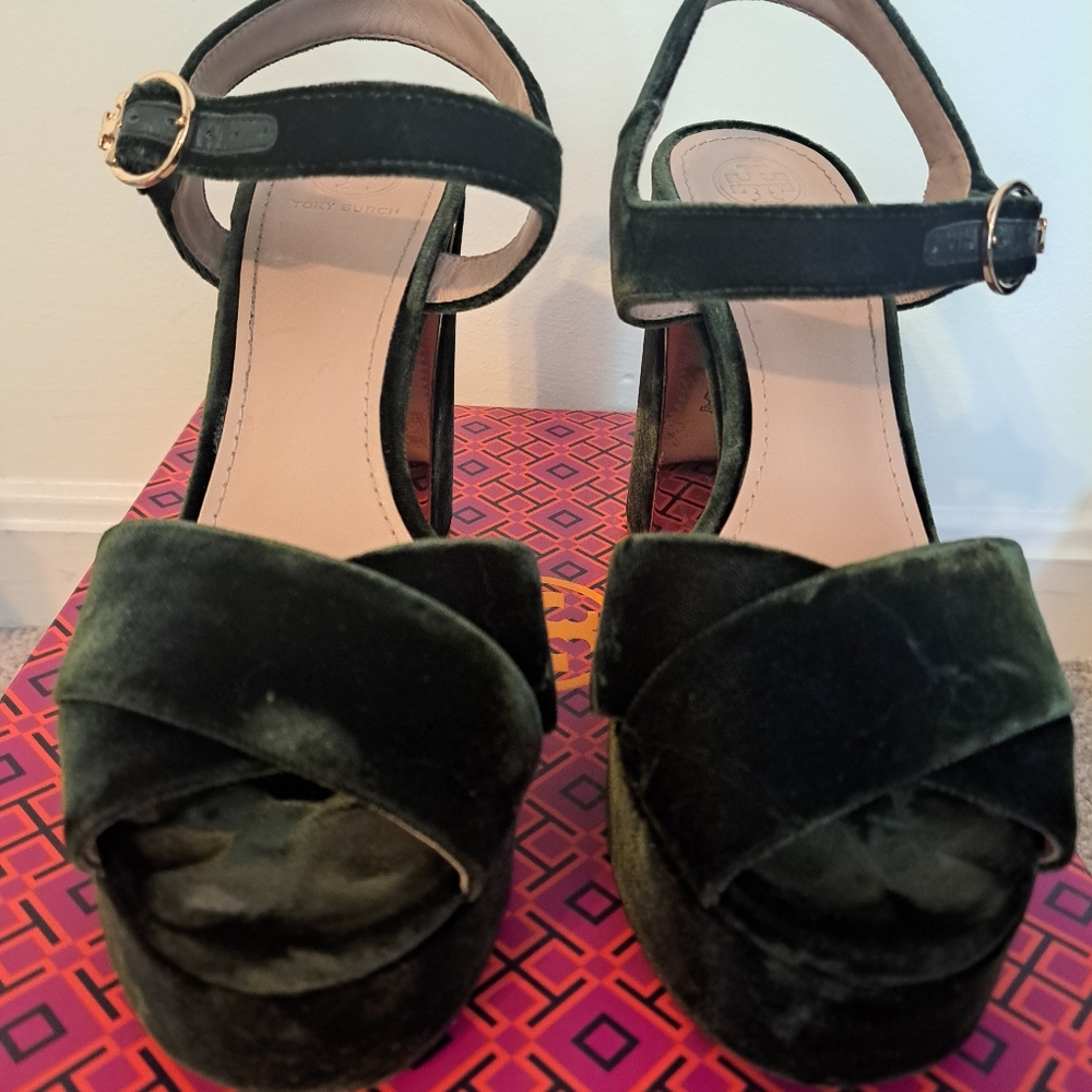 Tory Burch Loretta Platform Sandal in Banana Leaf 8.5 US